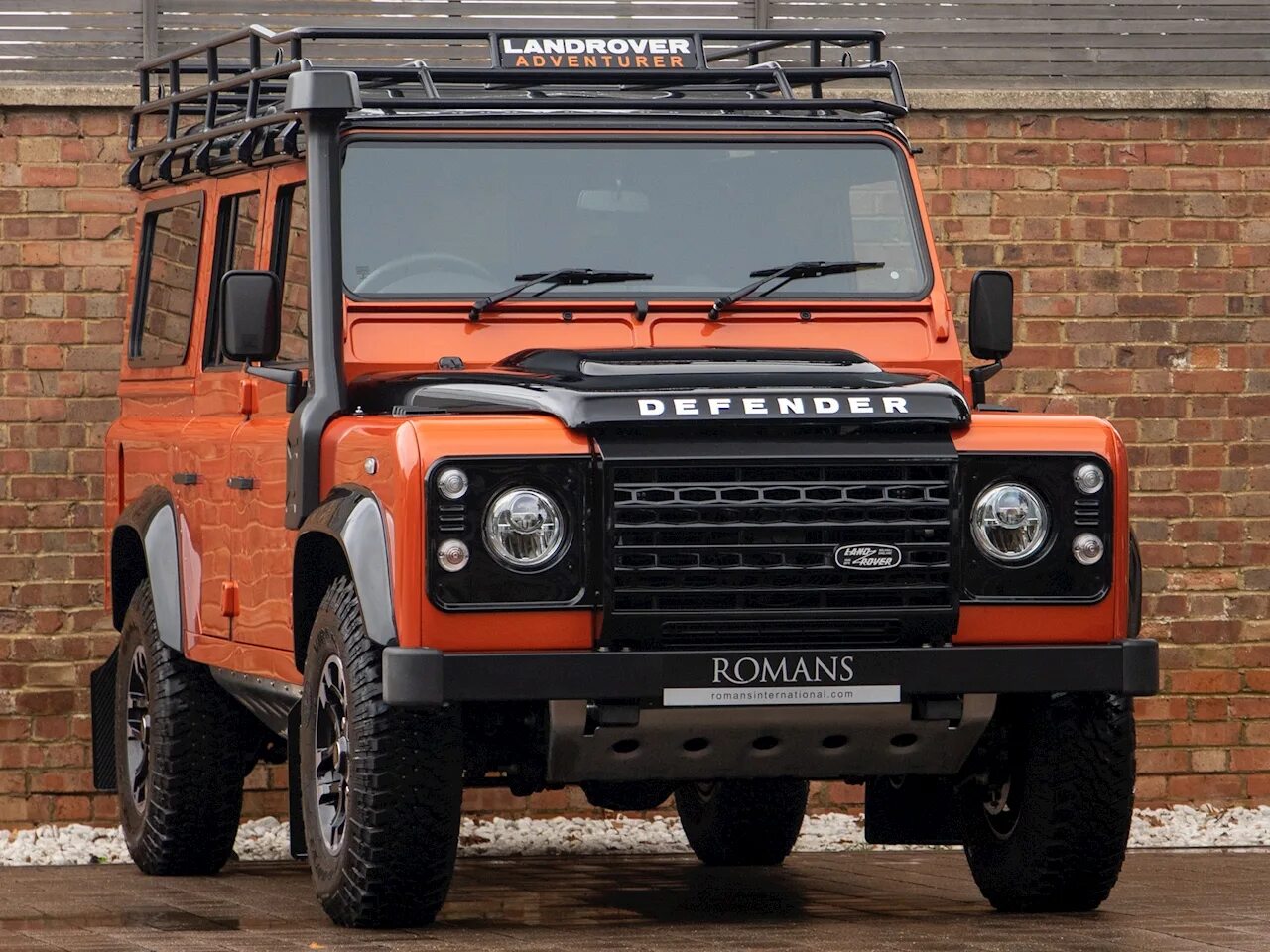 Defender auto купить. Ленд Ровер Defender 110. Ленд Ровер Дефендер 90. Ленд Ровер Дефендер 90 110. Ленд Ровер Дефендер 4.