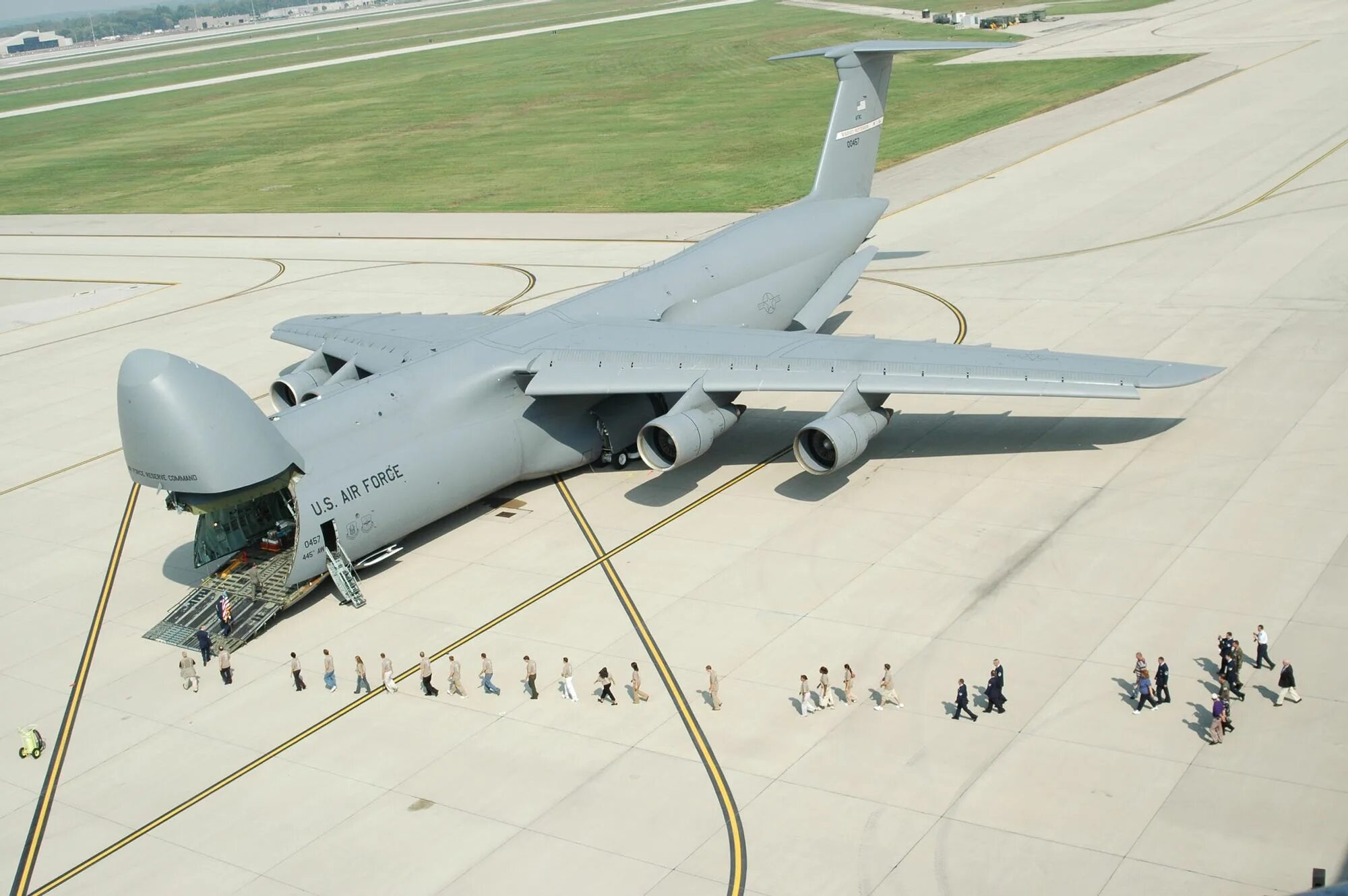 C 5 сайт. Lockheed c-5 Galaxy самолёты США. C-5 Galaxy. Локхид c-5 "Гэлэкси". С-5 Гэлакси самолёт.