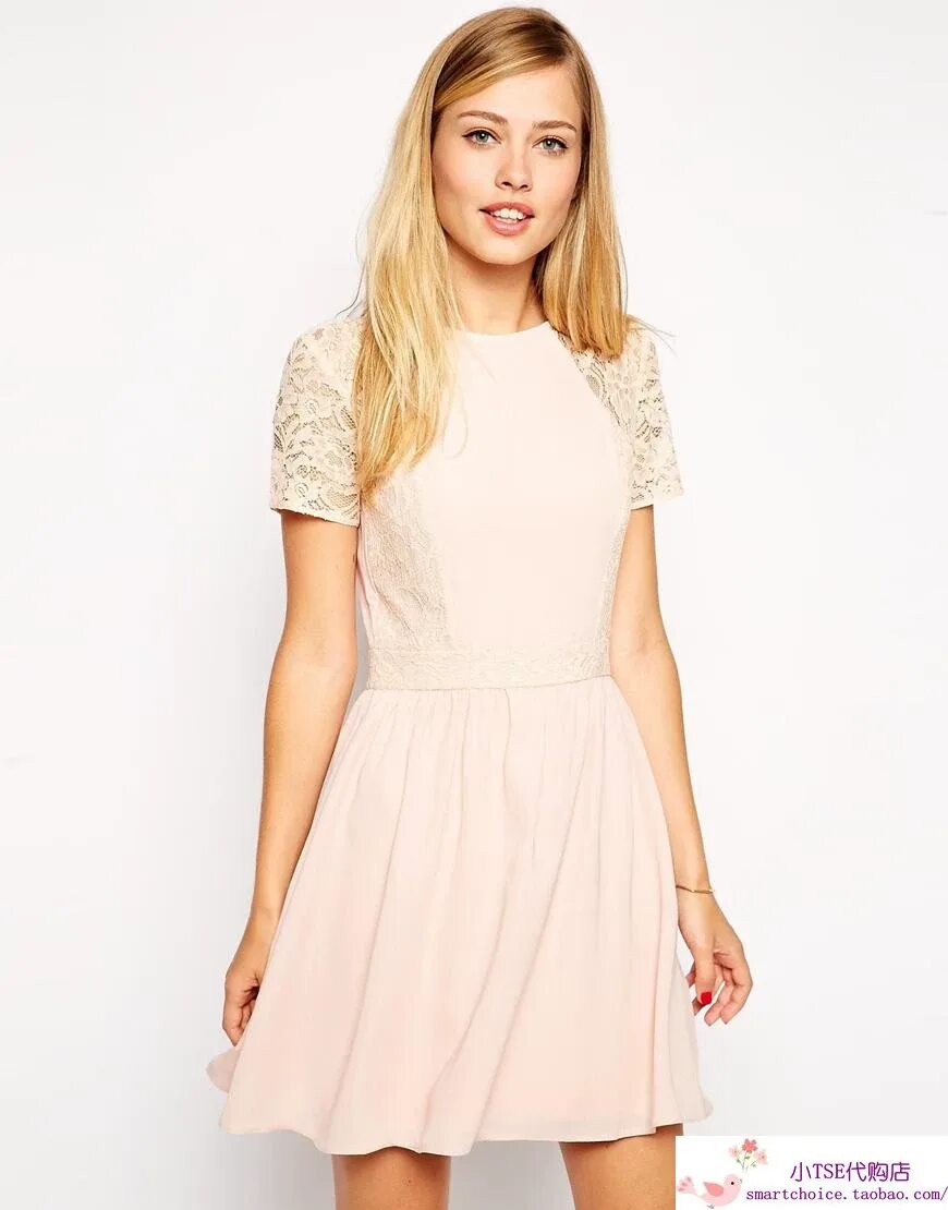 платье с объемным подолом. платье для путешествий. Com интернет-магазин. Asos бренд. E i cos.