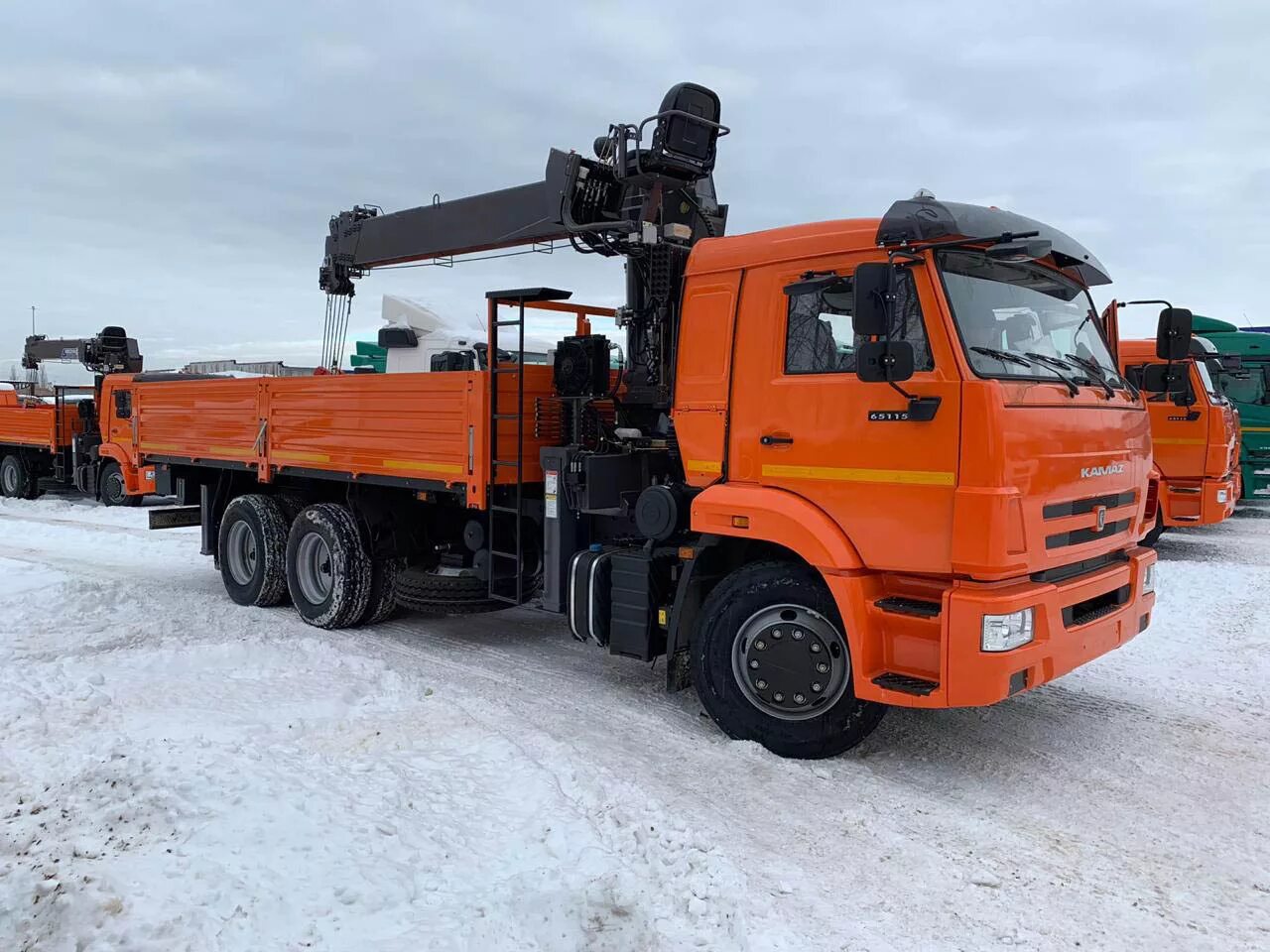 Шасси камаз 6 6. Камаз 65115 с кму horyong 216. камаз-65115 с кму horyong. камаз 65115 бортовой с кму. камаз 65117 с кму horyong hrs-216.