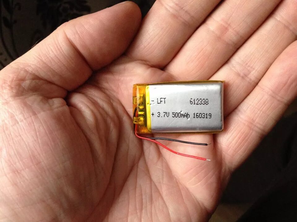 Аккумулятор для видеорегистратора Дигма. Маленькая батарейка видеорегистратора. Батарейка в видеорегистраторе l7. Digma BT-12 замена аккумулятора.