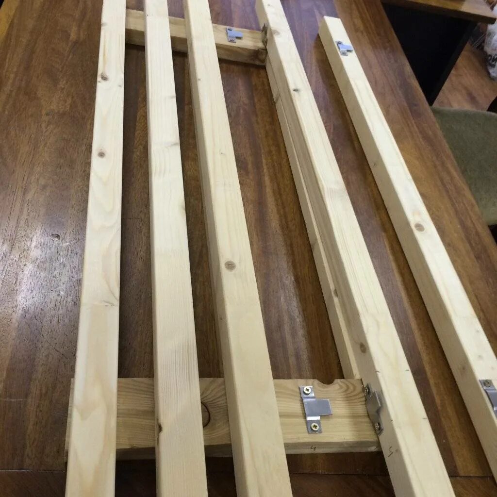 Фоторамки из реек. Деревянные реечные перегородки. Как сделать деревянную рейку. Вешка деревянная 20х20х1500мм. Как сделать деревянную рейку.