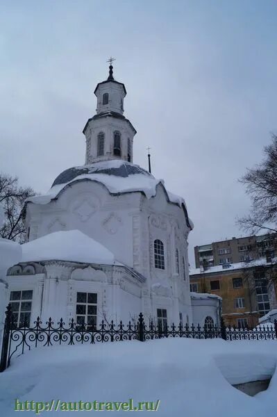 Храм предтечи киров расписание. Храм иоанна предтечи киров. церковь рождества иоанна предтечи киров. храм предтечи киров зима. крест на церкви иоанна предтечи киров.