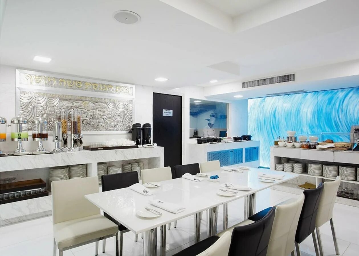 Centra avenue pattaya. Отель в тайланде с бассейном на крыше. Centara avenue hotel pattaya фото отеля. Central avenue hotel pattaya 4. Central avenue hotel pattaya 4.