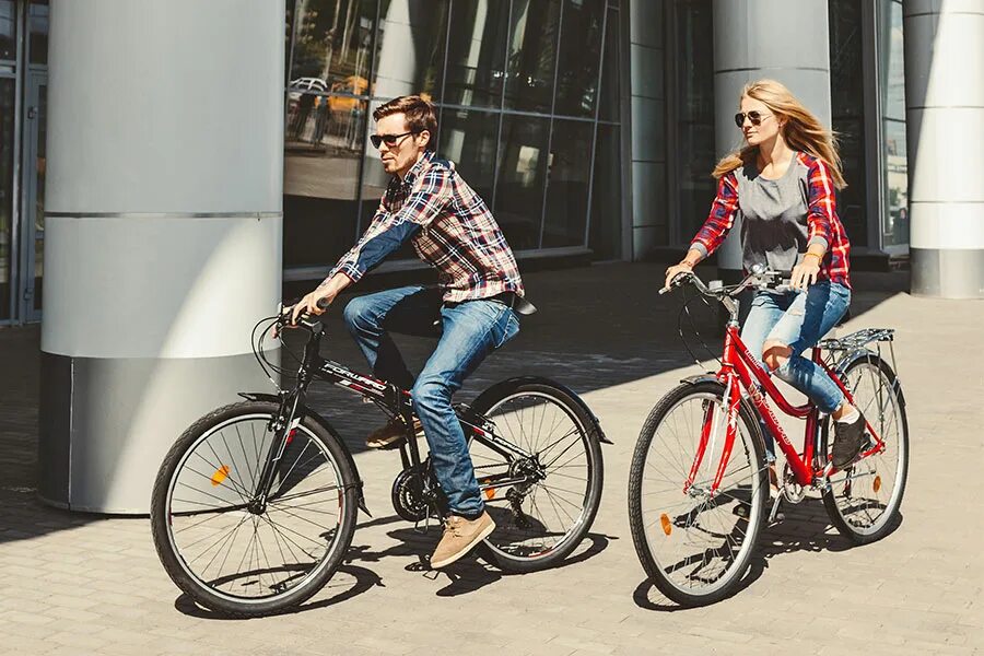 Велосипеды какие бренды. Городской велосипед. Велосипед forward. Стильный городской велосипед. Городской велосипед люди.