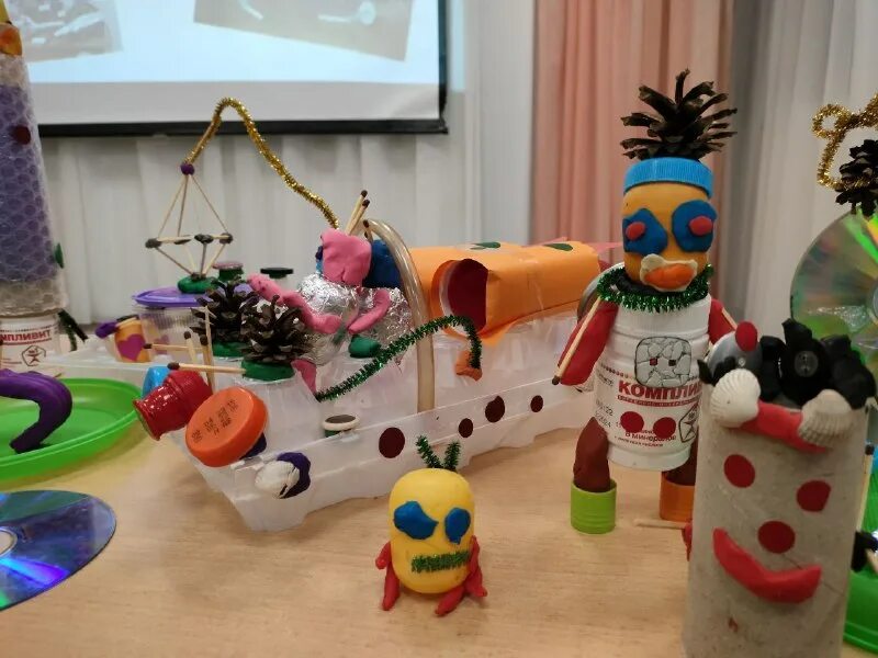 всероссийская акция библионочь 2023. интерактивная галерея в детском саду. воспитатель мбдоу «дс №9». екатеринбург украшение к новому году. екатеринбург к новому году.