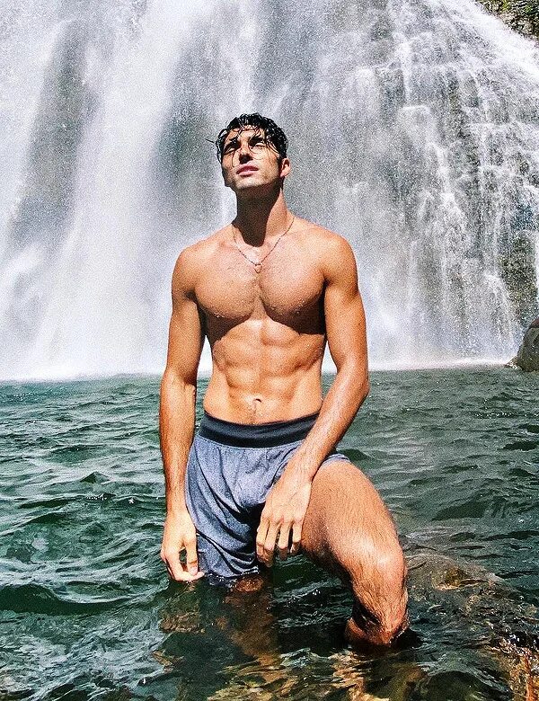 Taylor zakhar perez инстаграм. Будка поцелуев марко актер. Taylor zakhar perez актёр. Taylor zakhar perez инстаграм. Taylor zakhar perez.