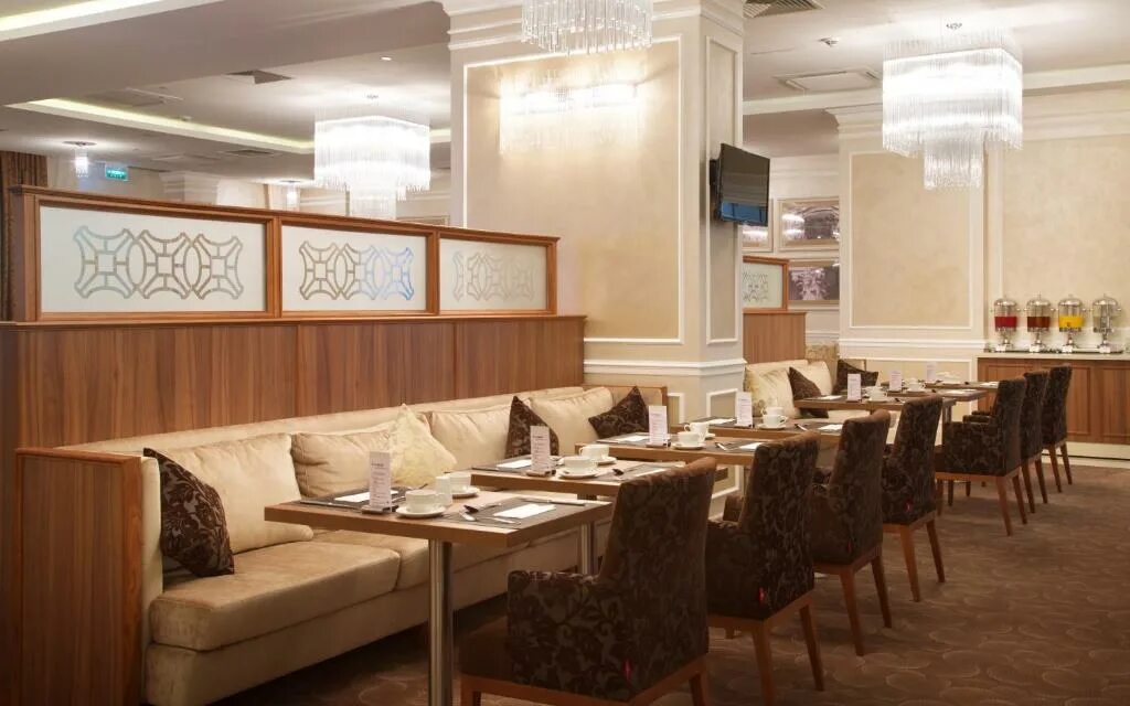 Рэдиссон конгресс холл ульяновск. Гостиница рэдиссон ульяновск. Отель рэдиссон ульяновск. Отель рэдиссон ульяновск. Хилтон ульяновск гостиница.