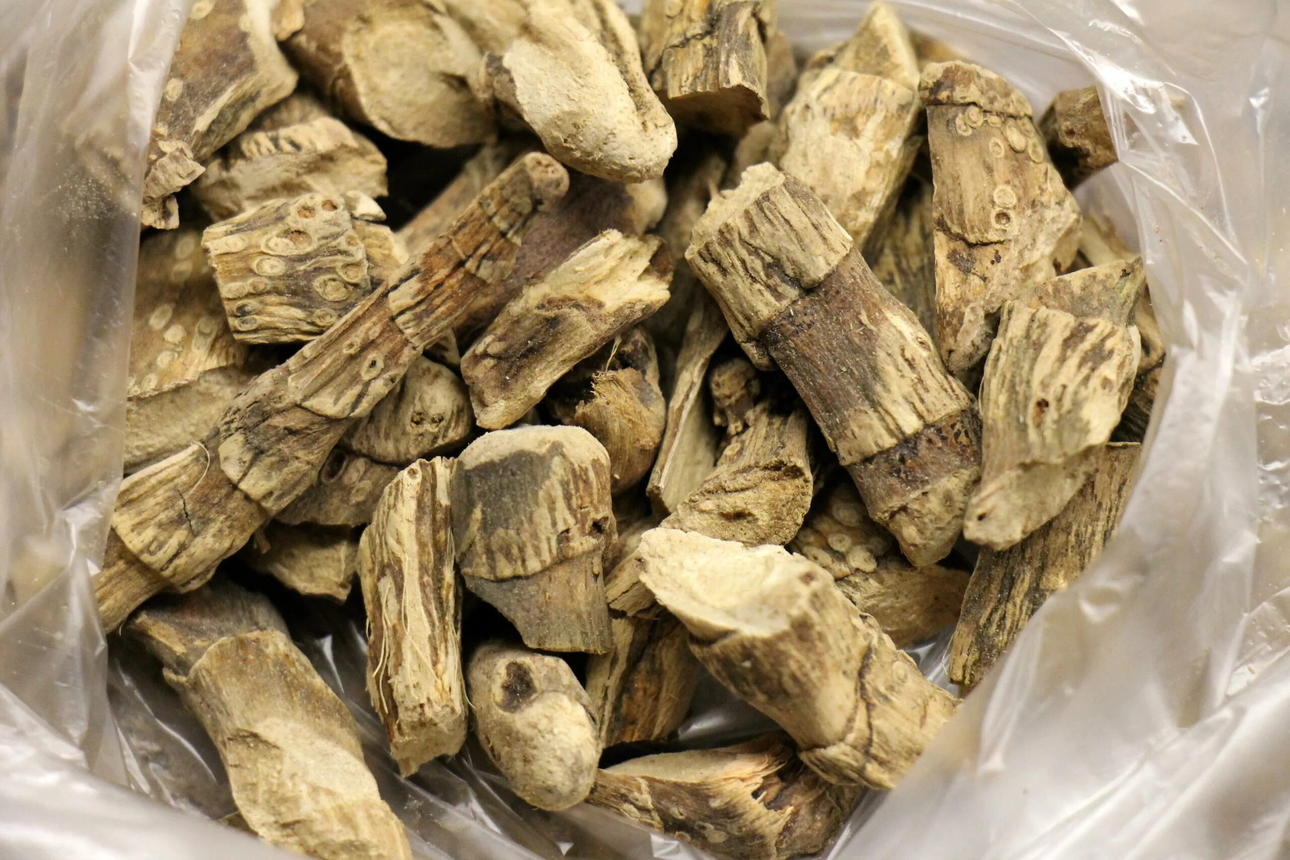 Аир болотный корневища. Аир болотный корневища. Аир корневища 75г. Аир обыкновенный корневища. Аир болотный корневища.