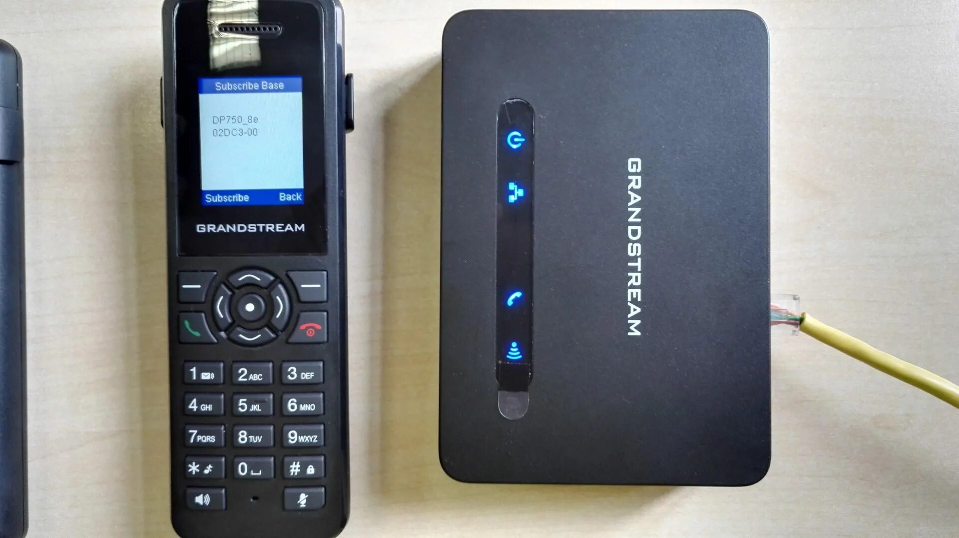 Grandstream dp750/dp720. Grandstream dp750 трубка. Grandstream IP DECT трубка dp720. IP Базовая станция Grandstream dp750.