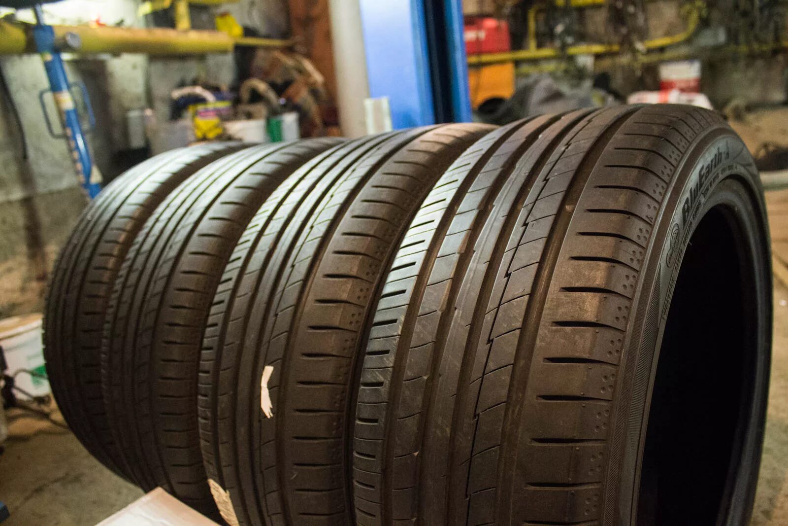 Yokohama BLUEARTH a34. Yokohama BLUEARTH ae50. 225/45 R17. Evergreen eu72 225/45 r17 94w.