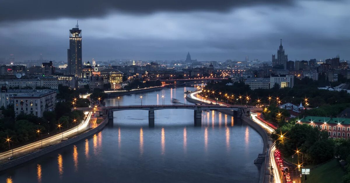 Центр вечер. Москва. Центр Москвы. Вечерняя Москва. Вечерняя Москва река.