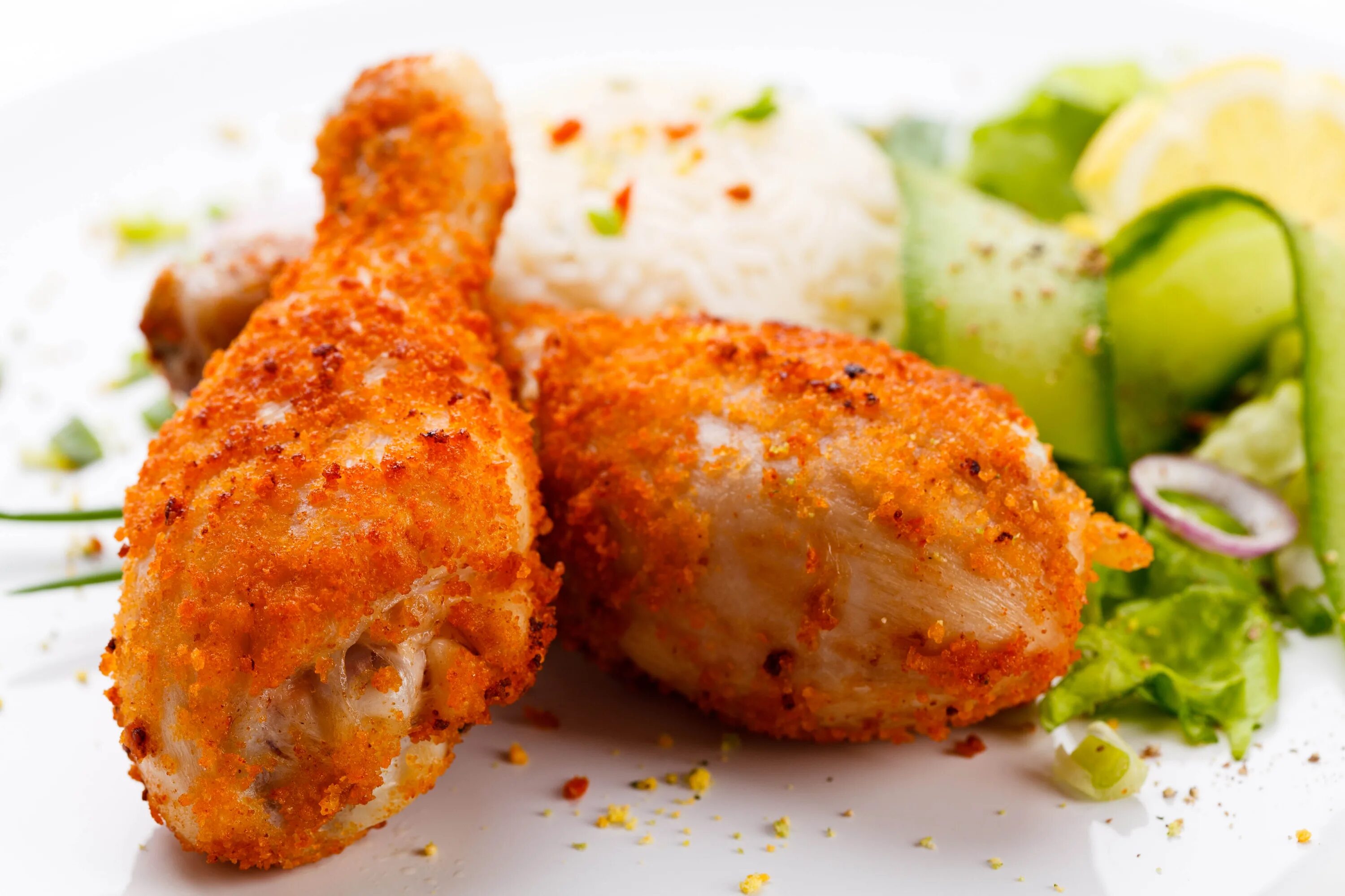 Курочка чикен красноярск. Большая жареная курица. Crispy chicken wings. Корейская целая курица. Chicken lib.