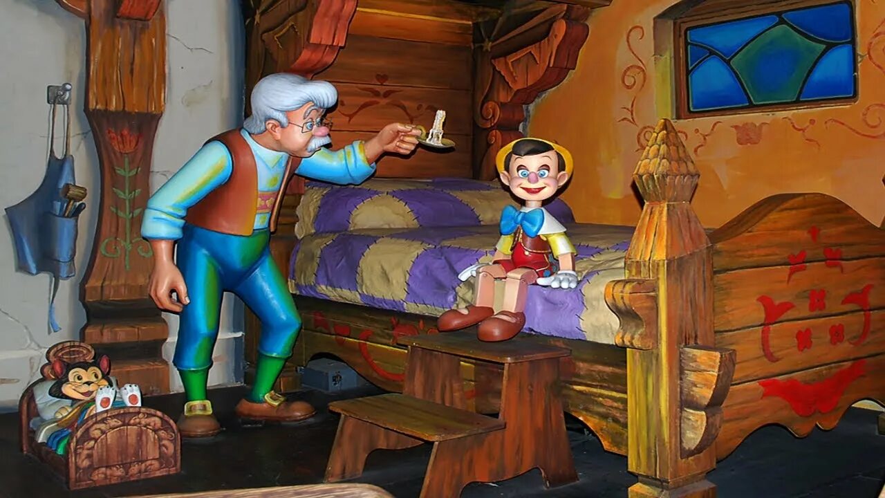 Включи сказки на час. Диснейленд Пиноккио. Заколдованная деревня Пиноккио. Комната Пиноккио.