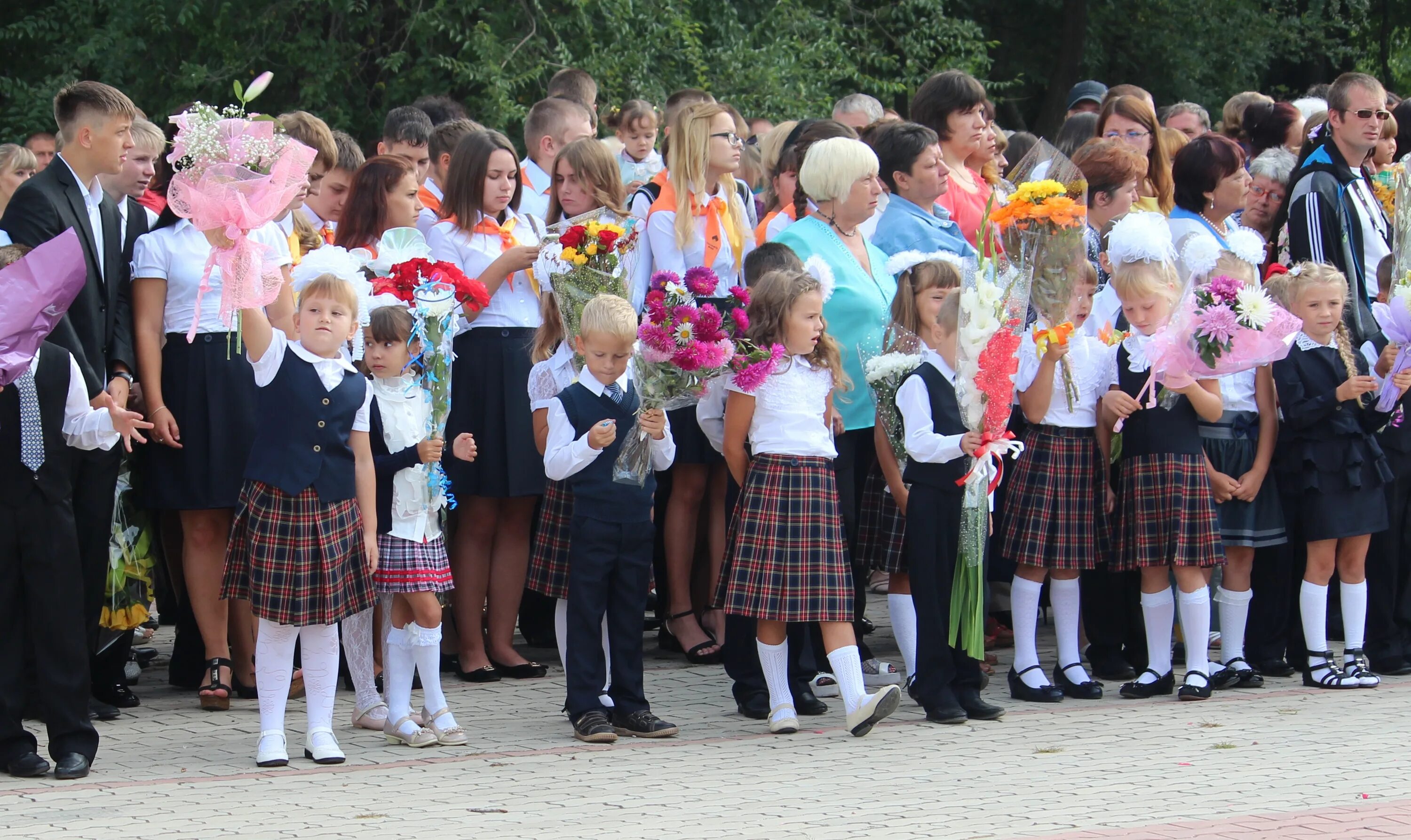 Мкоу сош школа владимиро александровское. Александровская слобода в г. Александровское училище тюмень 19 век классы. Консульство эстонии в пскове. Школа село владимиро-александровское.