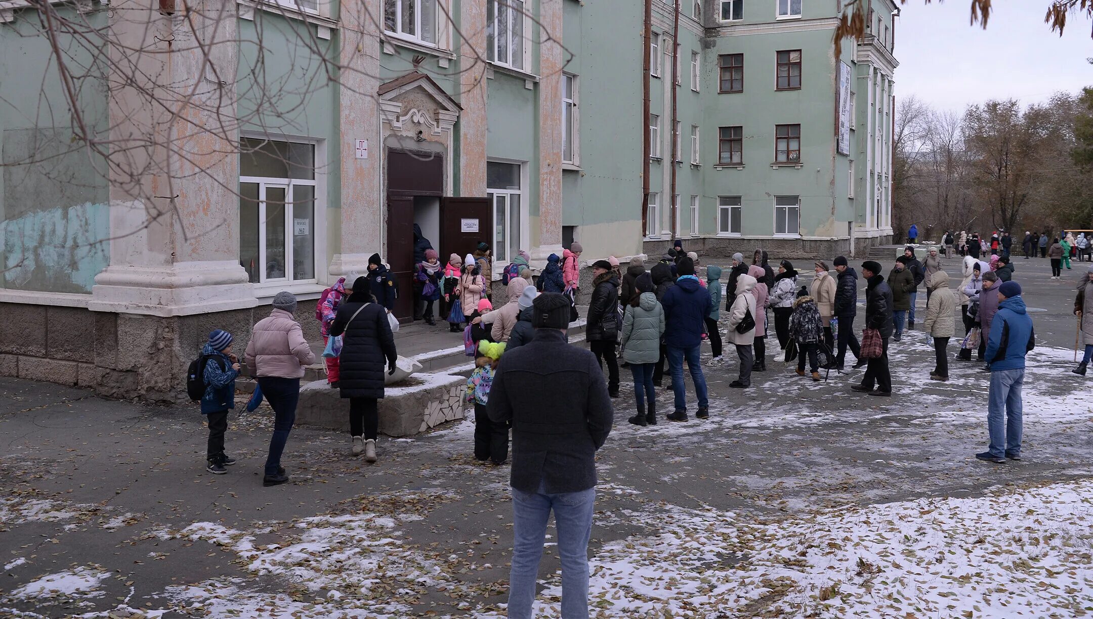 Школа 10 Орск. Заминировали в школе в Сызрани. Оренбург заминировали.