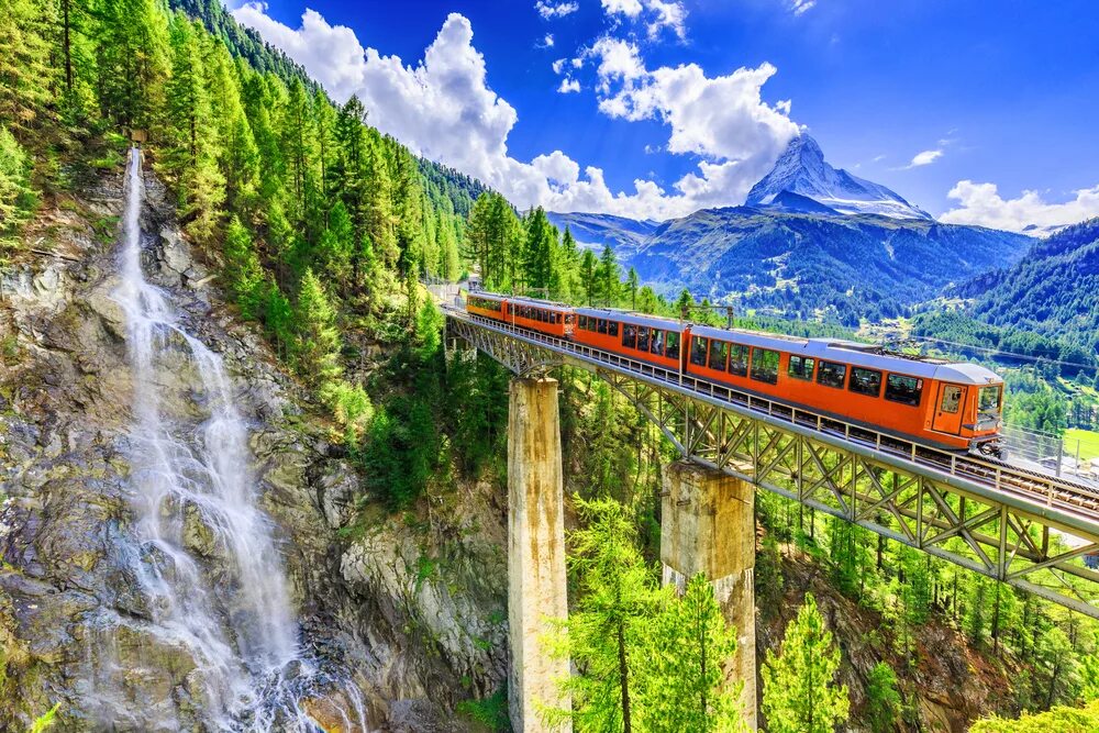Горнерграт Швейцария. Железная дорога Горнерграт. Поезд Церматт Горнерграт. Церматт поезд в горы.
