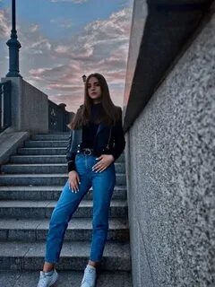Александры серой