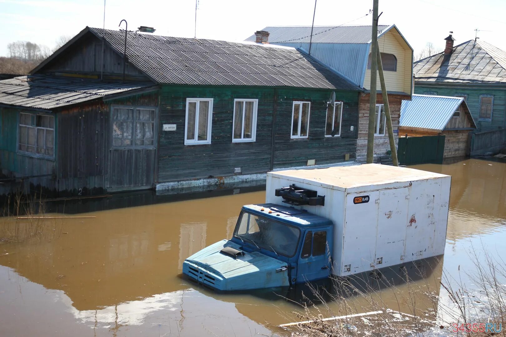 Уровень воды в туринске сегодня. Ирбит паводок. Паводок Ирбит 2016. Ирбит потоп. Наводнение в Ирбите.