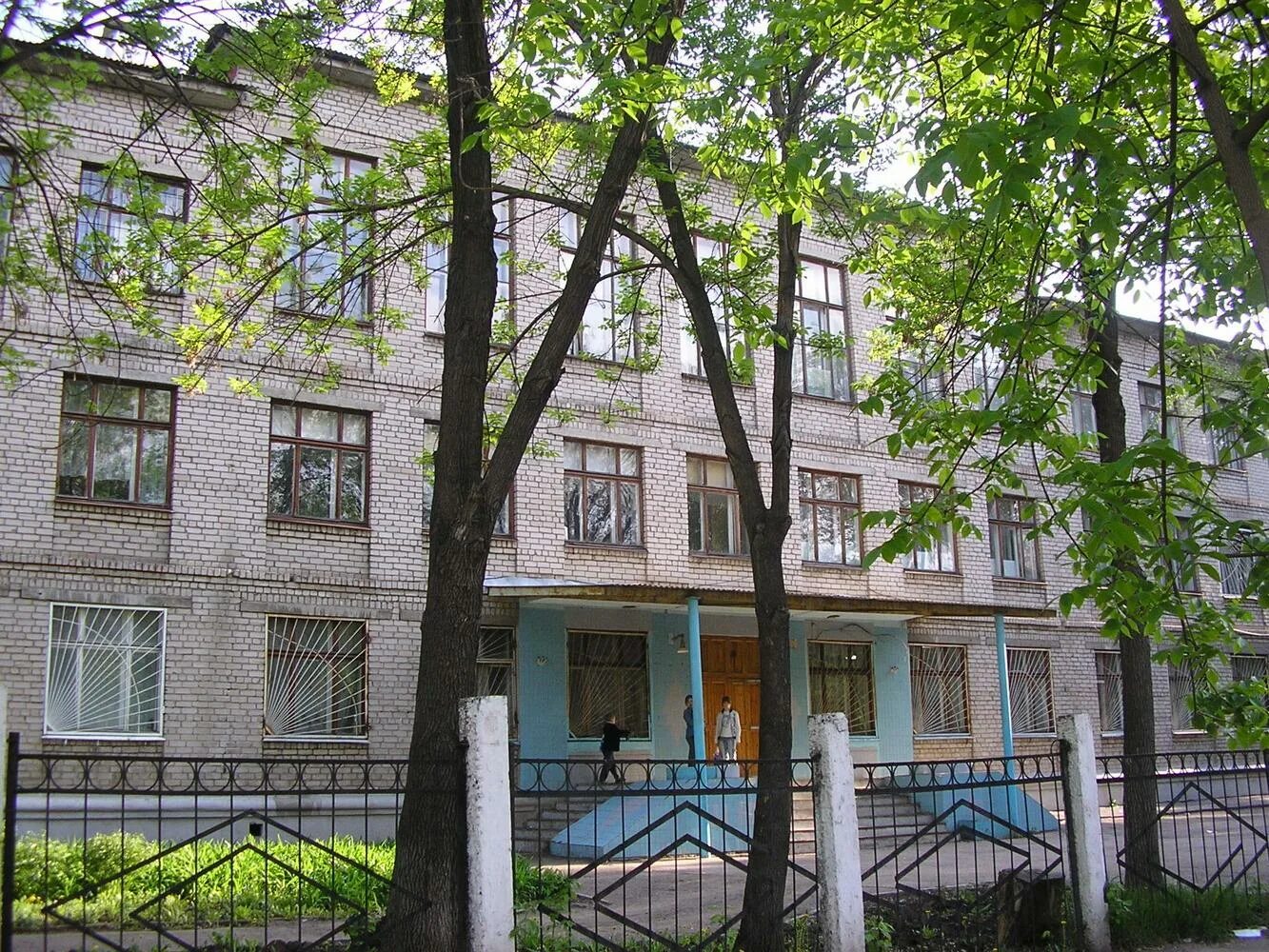 Торез интернаты. Самарский казачий кадетский корпус мориса тореза 52. школа интернат 6 самара мориса тореза. школа интернат 136 самара. школа-интернат 1 самара.