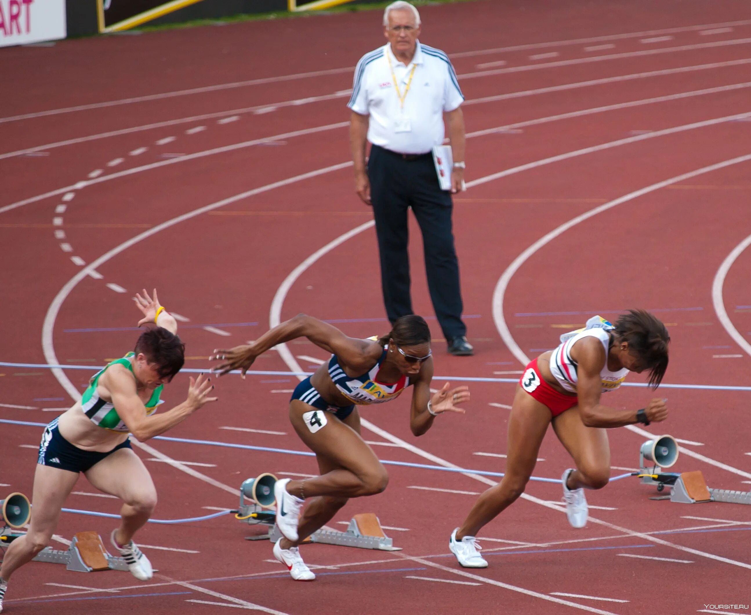 Легкой атлетикой можно. Легкая атлетика спринтерский бег старт. Многоборье в легкой атлетике женщины. Многоборье в легкой атлетике женщины. Легкий.