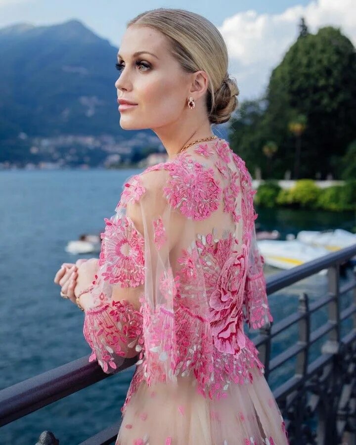 Katy щтдшафты. Lady katy. Китти спенсер. Рианна супербоул. Леди гага и и кэтти перри.