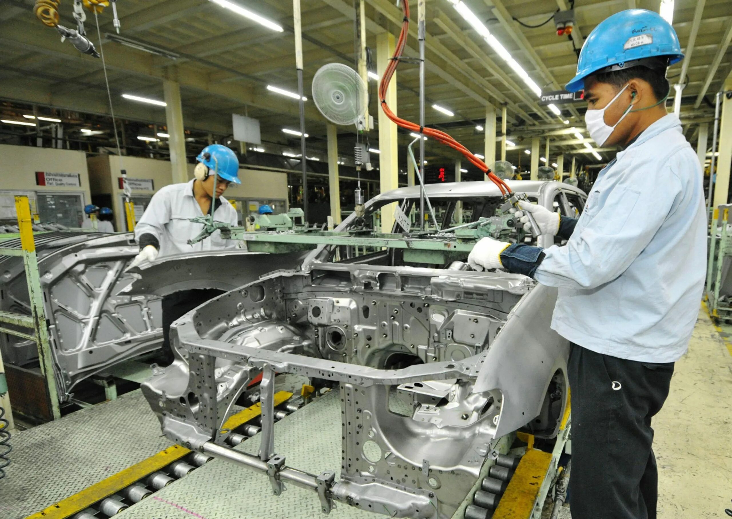 Завод toyota в тайланде. Фабрики тайланда. Промышленность тайланда. Промышленность тайланда. Машиностроение в тайланде.