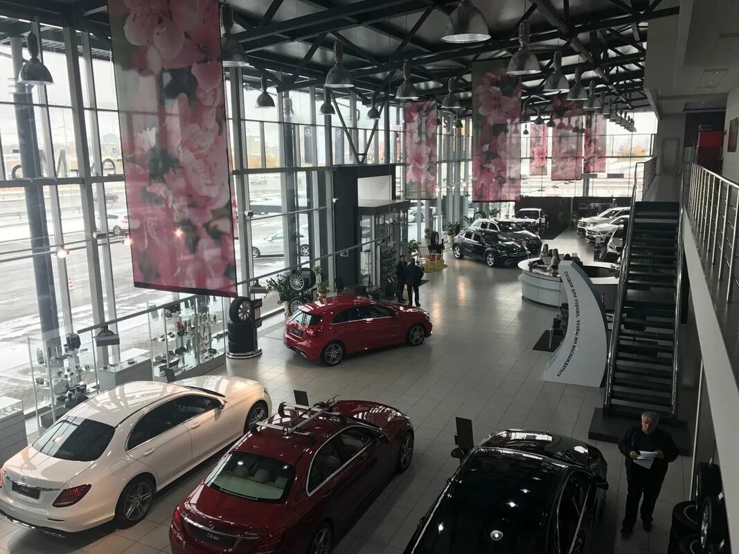 Автосалон динамика архангельск. Новотех мерседес сургут. Салон мерседес в сургуте. Сургут ул. Г.