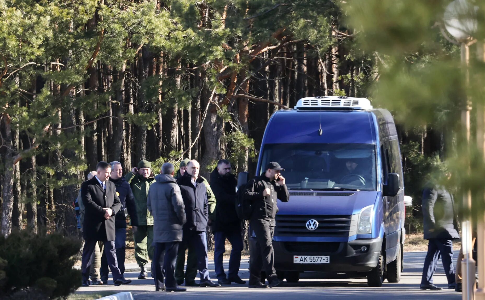 Делегация украины на переговорах. Украинская делегация на переговорах. Представители на переговорах. Российская делегация на переговорах. Новости про переговоры.