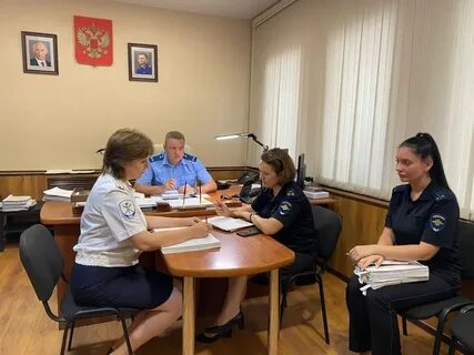 Представитель надзора