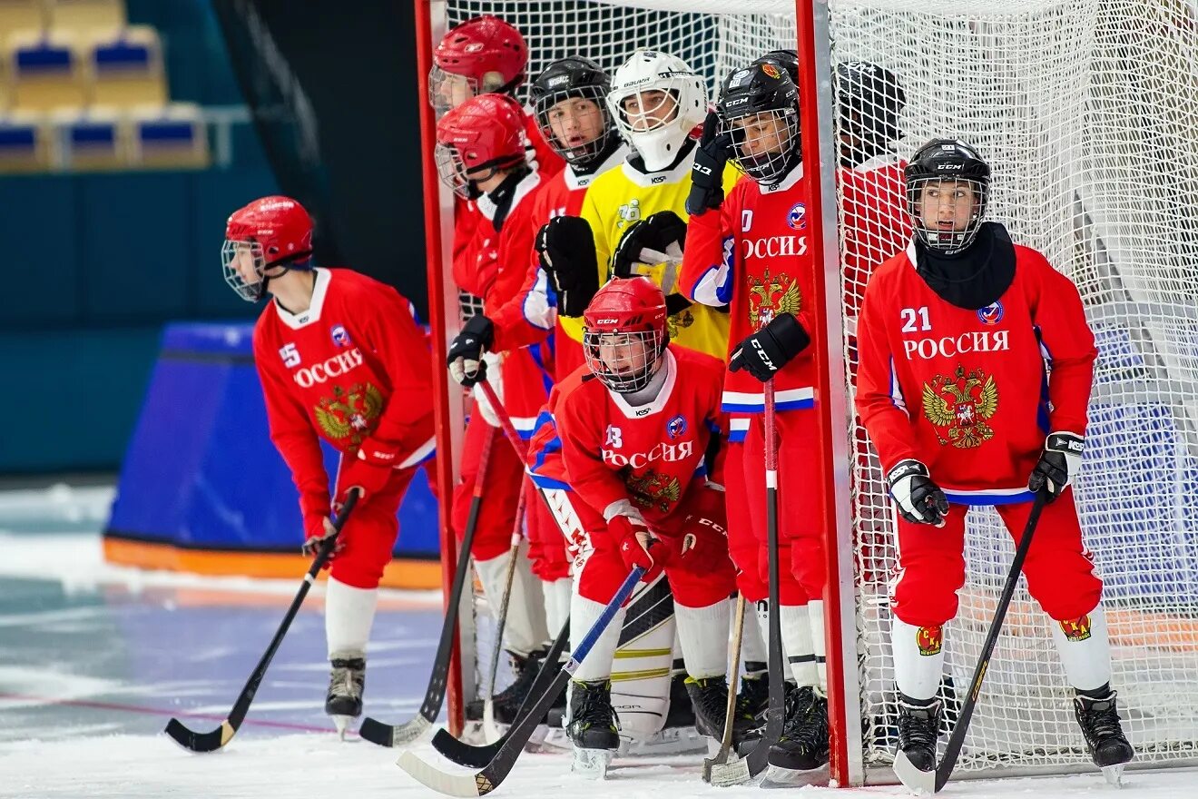 16 й россия. Хоккей. Хоккеисты сборной. Хоккей Чемпионат России. Юниорская сборная по хоккею 2010.