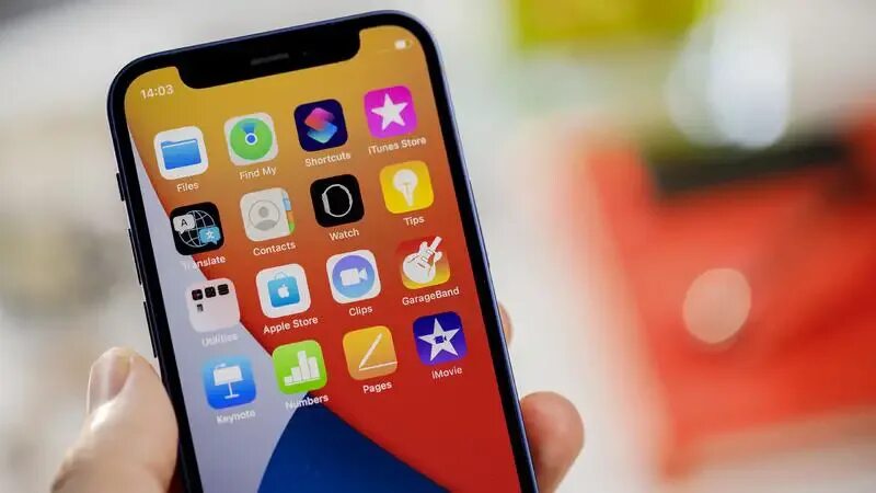 Айфон 12 мини год. Ios 15 айфон 12 мини. айфон 12 мини в руке. айфон 12 мини обзор. айфон 12 мини экран.