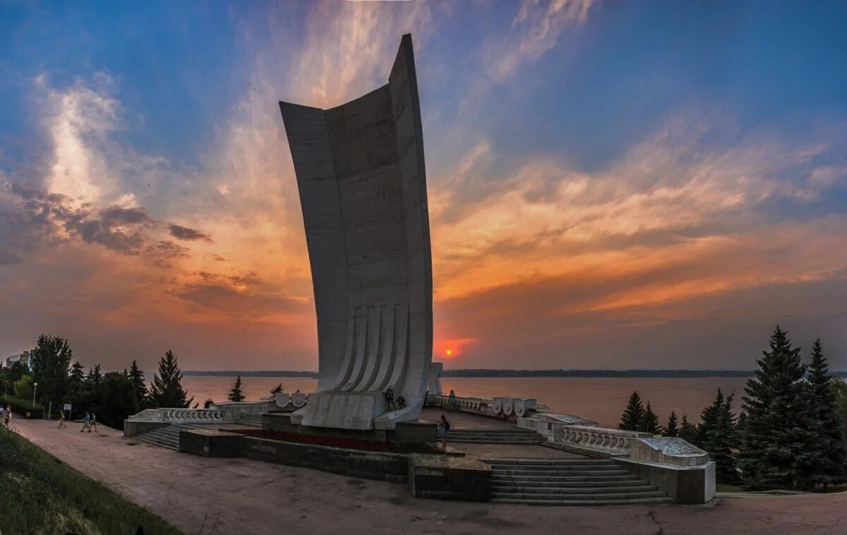 Монумент «Самарская Ладья» Самара. Монумент Ладья Самара. Ладья Самара набережная. Памятник Самара набережная Ладья. Набережная ладья