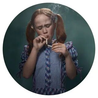 Дети курят девочки