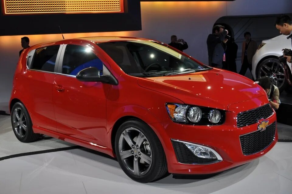 Шевроле авео купить новый. Chevrolet Sonic 2016. Chevrolet Sonic 2013. Chevrolet Aveo 2013. Chevrolet Sonic 2020 sedan.