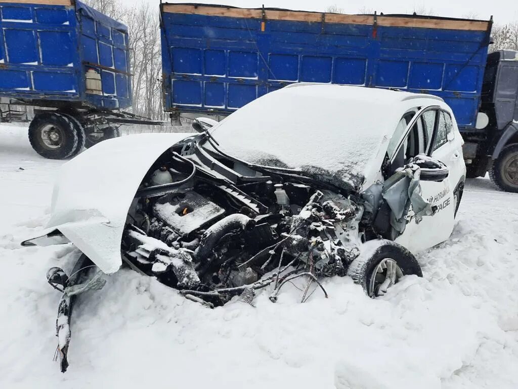 ДТП лобовое столкновение. Авария на трассе Самара Саратов. ДТП м5 Балаковский район.