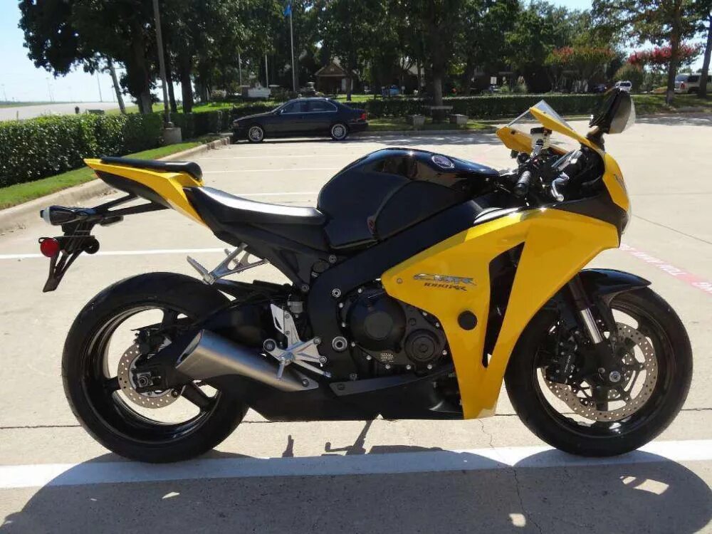 Honda cbr1000rr 2008. Желтый honda cbr. honda cbr 1000 2008. хонда сбр 1000 2008.