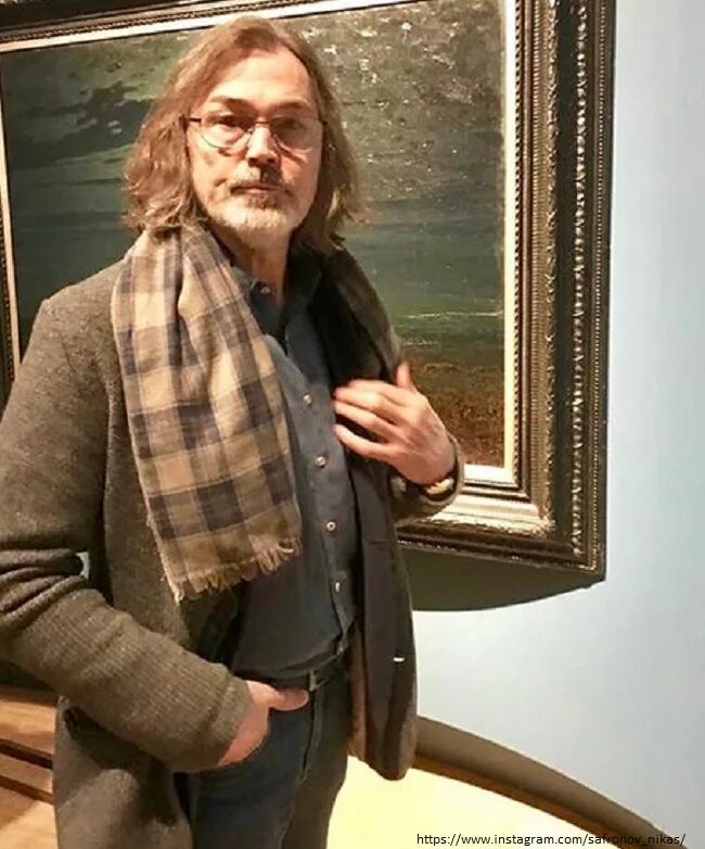 Сколько лет николасу сафронову