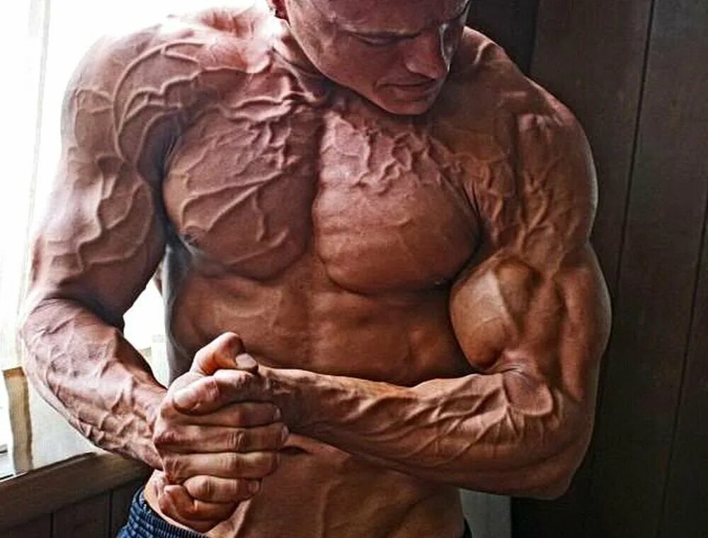 сильный и слабый человек. мощные запястья. мы сами виноваты в своих бедах цитаты. характер мужчины. быть сильным.