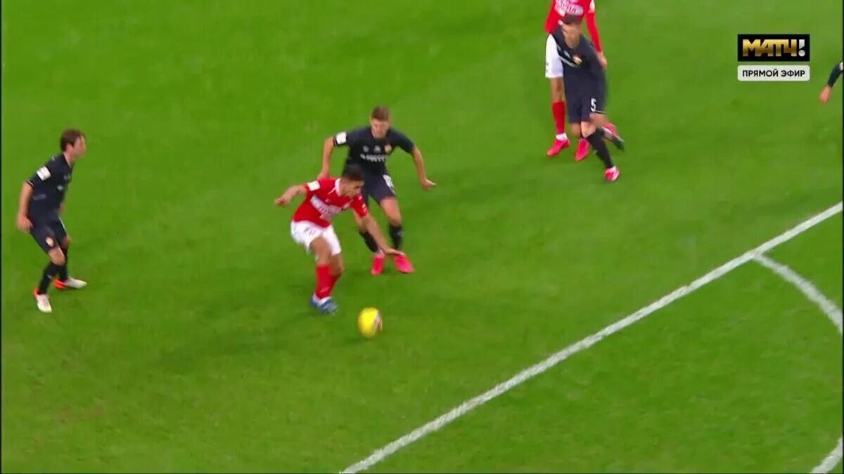 Нарушение правил в футболе. Де йонг хаби алонсо. Фол в футболе. Штрафной фол. Штрафной фол.