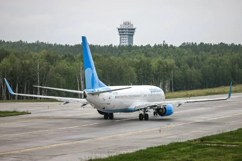 аэропорт красноярск зимой. аэродром красноярск емельяново. авиакомпания россия пулково. аэропорт емельяново красноярск. 737-800 россия.