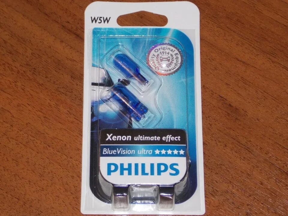 Габаритная лампочка w5w Philips. Лампочки габаритов Филипс w5w. Philips w5w синие. Габариты Филипс w5w.