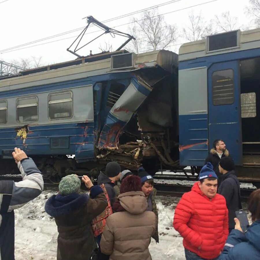 Железная дорога ярославское направление. Электричка. Поезд с гармошкой. Поезда Ярославского направления.