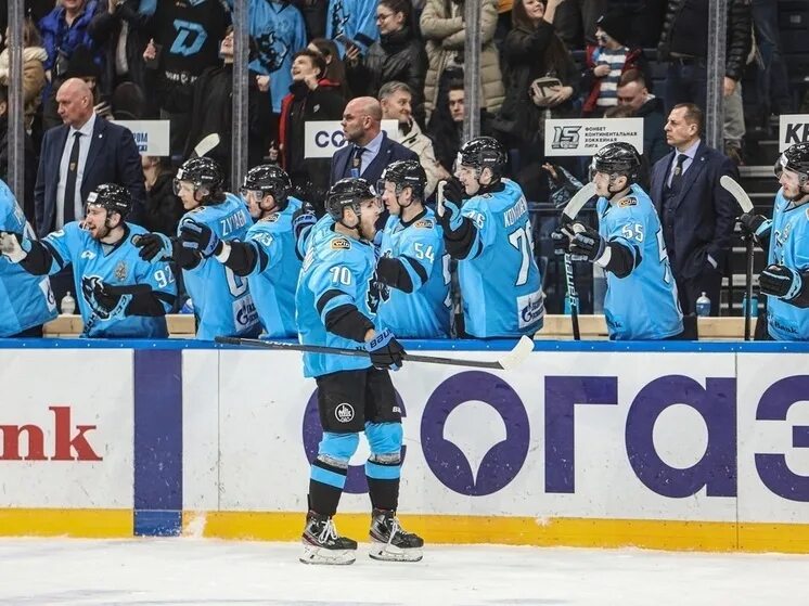 Форма динамо минск хоккей. Авангард хоккейный клуб. Форма хоккейного клуба динамо минск. Кхл трактор. Динамо хоккейный клуб.