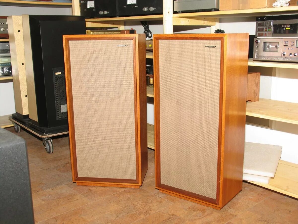 Tannoy super Gold Monitor 15. Tannoy Monitor Gold 12. Tannoy little Gold Monitor 12. Tannoy little Red Monitor 12.