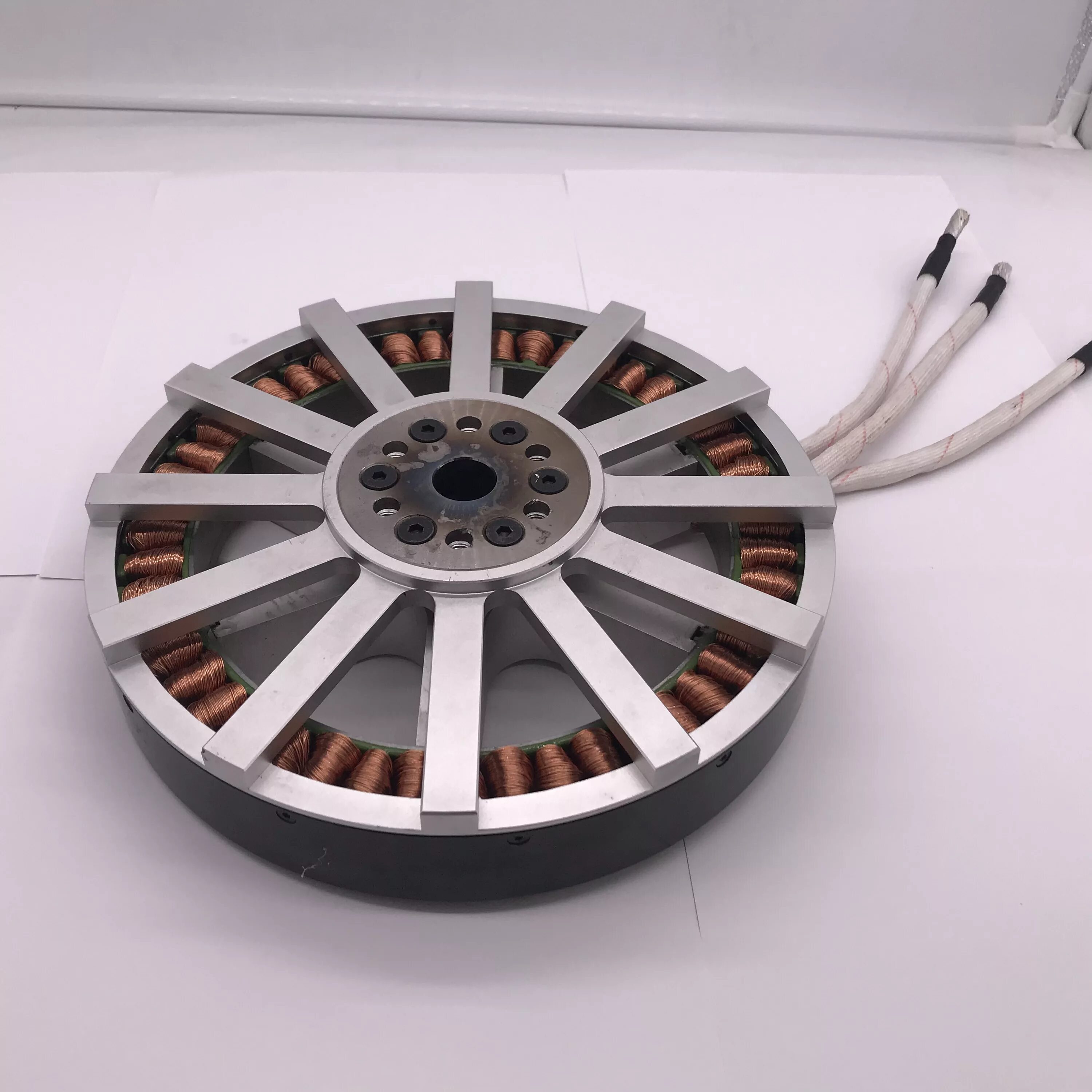 Weissgauff v12 bldc 400