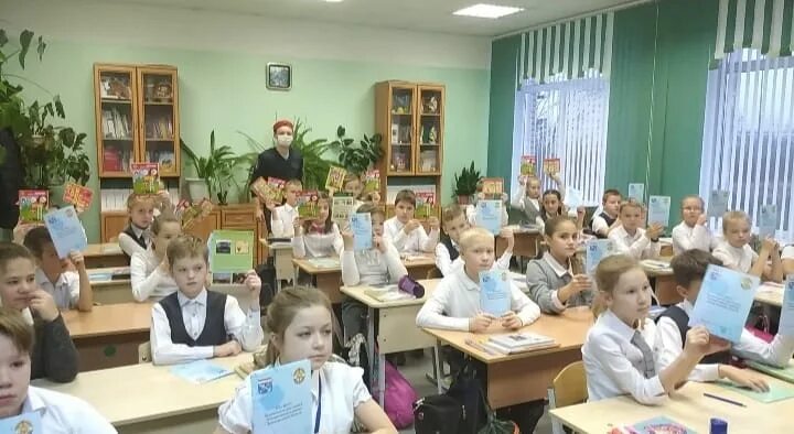 Учителя гостилицкой школы. Гостилицкая школа фото. Школа в гостилицах ломоносовский. Учителя гостилицкой школы. Моу гостилицкая школа.