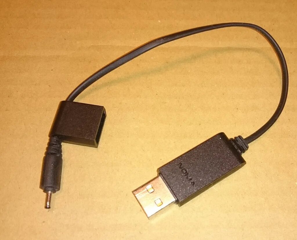 Старые зарядки для телефонов. Зарядка с USB для нокиа 6210. Зарядка для нокиа юсб. Зарядка нокия тонкая юсб. Nokia 3310 зарядка.