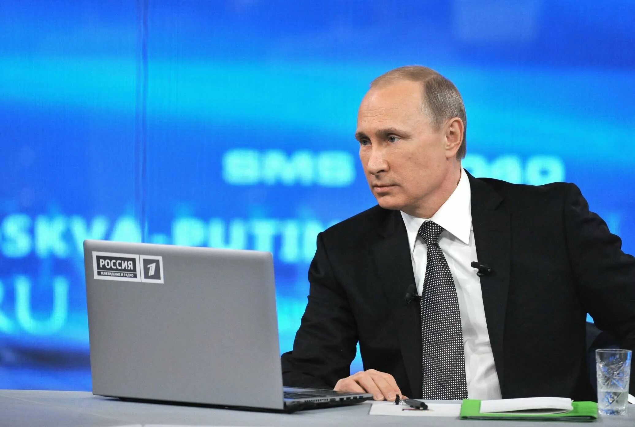Прямой эфир с владимиром путиным сегодня. Прямая линия с путиным. прямая линия с владимиром путиным. прямая линия с президентом. прямая линчя свладимером путиным.