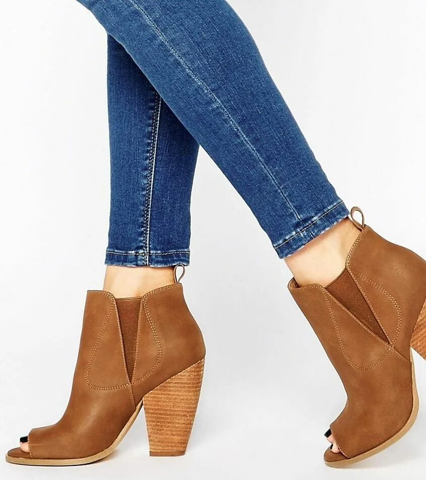 Ботильоны casadei на танкетке. Ботильоны с открытым носом. Ботильоны женские. Ботильоны new look бежевые. Ботильоны casadei на шпильке.